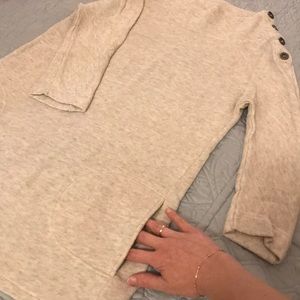 Lightweight tunic, with pockets